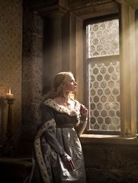 The White Queen – Das Schicksal hält so manche Überraschung für Elizabeth Woodville (Rebecca Ferguson) bereit ...