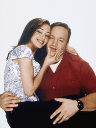 King of Queens – L-R: Carrie Heffernan (Leah Remini), Doug Heffernan (Kevin James)