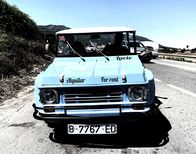 Der Geiger – Blue car for rent.