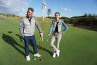 Die Sportmacher – Laura trifft auf den Profigolfer Benjamin Wuttke, um von ihm zu erfahren, warum und wofür Golfer so viele verschiedene Schläger brauchen.