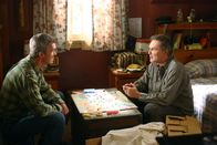 The Middle – Mike (Neil Flynn, l.); Rusty (Norm MacDonald, r.)