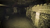 Lost Places – Bis zu Beginn des 19. Jahrhunderts sind die Gebeine von etwa 6 Millionen Pariser Einwohnern in die Katakomben überführt worden.