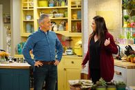 Man with a Plan – Matt LeBlanc (Adam Burns), Liza Snyder (Andi Burns).