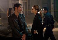 Lucifer – L-R: Lucifer (Tom Ellis) und Beginnt Chloe (Lauren German)