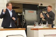 Modern Family – L-R: Cameron Tucker (Eric Stonestreet), Mitchell Pritchett (Jesse Tyler Ferguson)