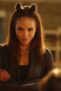 Lucifer – Das Zusammenleben Chloe und Maze (Lesley-Ann Brandt) ist gespickt mit Problemen. Ist es wirklich eine gute Idee, dass sie zusammengezogen sind?