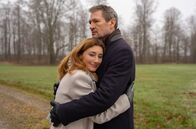 Sturm der Liebe – Christoph (Dieter Bach, r.) hadert, als Alexandra (Daniela Kiefer, l.) seine neue Versöhnlichkeit lobt.; ARD STURM DER LIEBE FOLGE 4300 Uhr im ERSTEN. Christoph (Dieter Bach, r.) hadert, als Alexandra (Daniela Kiefer, l.) seine neue Versöhnlichkeit lobt.