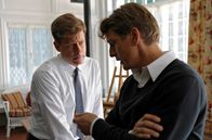 Die Kennedys – Jack Kennedy (John F. Kennedy) (Greg Kinnear, l) und Bobby Kennedy (Barry Pepper)