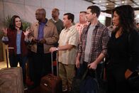 Brooklyn Nine-Nine – (v.l.n.r.) Amy Santiago (Melissa Fumero); Captain Ray Holt (André Braugher); Terry Jeffords (Terry Crews); Charles Boyle (Joe Lo Truglio); Scully (Joel McKinnon Miller); Jake Peralta (Andy Samberg); Rosa Diaz (Stephanie Beatriz)
