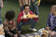 The Goldbergs – (v.li.) Stephanie Courtney (Essie Karp), Troy Gentile (Barry Goldberg), Jennifer Irwin (Virginia Kremp).