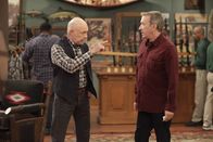 Last Man Standing – L-R: Ed Alzate (Hector Elizondo), Mike Baxter (Tim Allen)