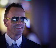Elementary – Sherlock (Jonny Lee Miller) mischt weiter in Kittys Privatleben ein und sorgt damit für Ärger ...