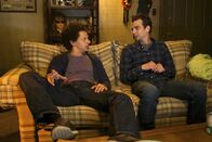 Man Seeking Woman – Mike (Eric Andre, l.); Josh Greenberg (Jay Baruchel, r.)