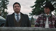 Yellowstone – Thomas Rainwater (Gil Birmingham) und Mo (Mo Brings Plenty)