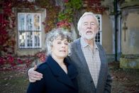 Inspector Barnaby – Izzy DeQuetteville (Eleanor Bron) und Sir Ludo DeQuetteville (William Gaunt).