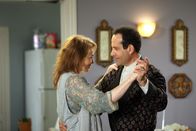 Monk – Joanna Pacula (Leyla), Tony Shalhoub (Adrian Monk).