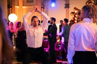 Party Down – Kyle Bradway (Ryan Hansen, l.); Sackson (Tyrel Jackson Williams, r.)