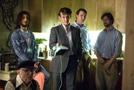 Milk – Harvey Milk (Sean Penn, M.) und seine Mitstreiter riskieren viel für den Kampf um die Rechte der Schwulen.