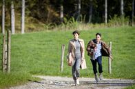 Sturm der Liebe – Leander (Marcel Zuschlag, r.) kann Elenis (Dorothée Neff, l.) Entscheidung nicht akzeptieren.