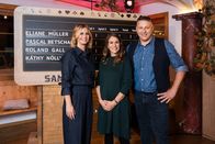 Samschtig-Jass – Moderatorin Fabienne Gyr, Eliane Müller und Jörg Abderhalden 2024 Copyright: SRF/Gian Vaitl