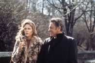 Network – Programmdirektorin Diana Christensen (Faye Dunaway) und der inzwischen geschasste Nachrichtenchef Max Schumacher (William Holden) kommen sich näher.