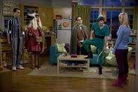 The Big Bang Theory – (v.li.) Jim Parsons (Sheldon), Kunal Nayyar (Rajesh), Johnny Galecki (Leonard), Simon Helberg (Howard), Kaley Cuoco (Penny).