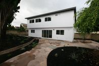 Die Super-Makler - Top oder Flop? – Die alte Fassade war feucht und auch die Fenster und Türen hatten ausgedient, doch jetzt strahlt das Haus dank Christina und Tarek in einer neuen Fassade und modernen Fenstern.
