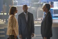 Navy CIS: New Orleans – (v.l.n.r.) Gina Powell (Melinda McGraw); Todd Jamieson (Bryan Terrell Clark); Dwayne Pride (Scott Bakula)