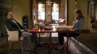Elementary – Als Holmes (Jonny Lee Miller, l.) wieder auf May (Joanna Christie, r.) trifft, wirbelt das seine Vergangenheit auf ...