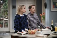 Last Man Standing – Mandy Baxter (Molly McCook, l.); Kyle Anderson (Christoph Sanders, r.)