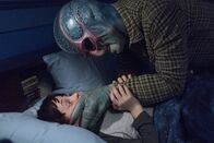 Resident Alien – Mo, 15.08., 04:00 Uhr