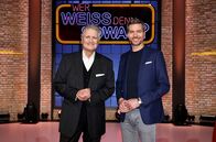 Wer weiß denn sowas? – moderator Ingo Zamperoni (r.).