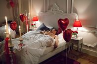 Sturm der Liebe – Tina (Christin Balogh, l.) und Ragnar (Jeroen Engelsman, r.) schweben im siebten Himmel.