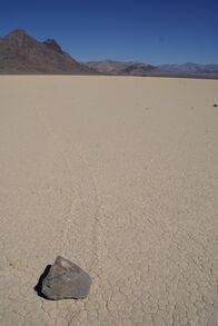 Die Entstehung der Erde – Das Sedimentgestein einer der heißesten Orte der Erde lässt auf eine der kältesten Perioden der Geschichte unseres Planeten schließen.