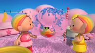 Wolkenkinder – Baba Gelb und Baba Pink amüsieren sich über die schmutzige Wolke Fluffi.