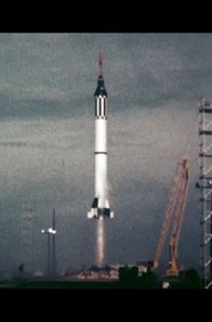 Apollo 1 - Die wahre Geschichte – Am 21. Juli 1961 flog Gus Grissom als zweiter Mensch an Bord einer Mercury-Redstone-Rakete ins All. Der Flug dauerte 15 Minuten.