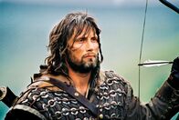 King Arthur – Tristan (Mads Mikkelsen) will am Hadranswall zu Ende bringen, was er begonnen hat.