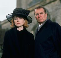 Inspector Barnaby – Janet Reason (Kim Thomson) hält ihren Mann Simon (Nicky Henson) für einen Loser und verlässt ihn.