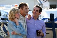 Modern Family – V.l.: Claire (Julie Bowen), Frank Dunphy (Fred Willard), Phil (Ty Burrell)