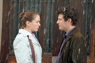 Die Fremde und das Dorf – Henriette Confurius (Rosaria), Manuel Rubey (Josef).