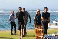 Hawaii Five-0 – Ein neuer Fall wartet auf Danny (Scott Caan, l.), Steve (Alex O'Loughlin, 2.v.l.), Grover (Chi McBride, M.), Abby (Julie Benz, 2.v.r.) und Chin (Daniel Dae Kim, r.) ...