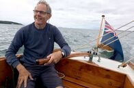 Die Inseln der Queen – Marinemaler Martyn Mackrill auf seinem Boot
