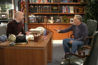 Superior Donuts – Mr. Mathers (Jim Rash, l.); Arthur (Judd Hirsch, r.)