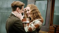 Trautmann – Trautmann (David Kross) verliebt sich in Margaret (Freya Mavor).