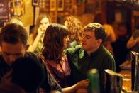 Normal People – Marianne (Daisy Edgar-Jones) und Connell (Paul Mescal) geben endlich ihren Gefühlen nach und sind einfach glücklich. Doch wie lange hält das Glück an?