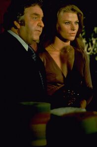Columbo – Alan Mallory (Mickey Spillane, l.); Eileen McRae (Mariette Hartley, r.)