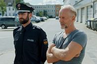 How to Tatort – Harte Prüfung in "How to Tatort": der Polizist (Matthias Weidenhöfer, links) und der Stuntman (Jochen Horst, rechts).