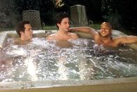 Scrubs - Die Anfänger – (v.li.) Ryan Reynolds (Spence), Zach Braff (John 'J.D.' Dorian), Donald Faison (Chris Turk).