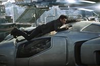 Total Recall – 2084. Die Firma Rekall kann Träume in Tatsächlichkeiten verwandeln. Arbeiter Douglas Quaid (Colin Farrell) träumt seit langem davon, ein Super-Agent zu sein. Aber bei seinem Termin zur Traumerfüllung läuft irgendetwas schief, denn schon bald hat Douglas die gesamte Polizei gegen sich ...