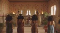Mythos Ramses II. – Ansehen und Rechtmäßigkeit reichen zum Erhalt einer Dynastie nicht aus. Daher sucht Sethos nach passenden Gemahlinnen für seinen Sohn Ramses.